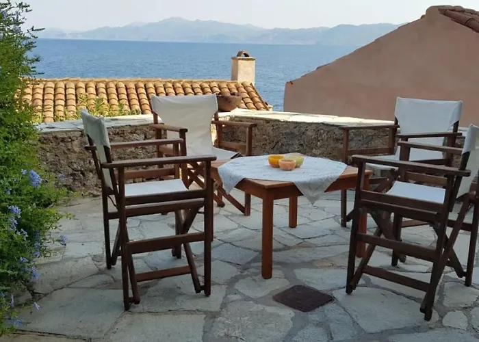 Athina Guesthouse