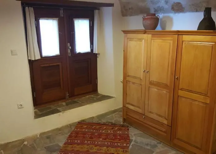 Athina Guesthouse
